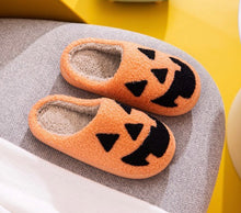Load image into Gallery viewer, Pumpkin Sherpa Slippers