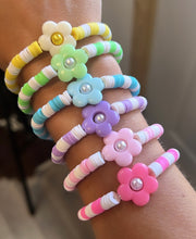 Load image into Gallery viewer, Flower Clay Bead Bracelet