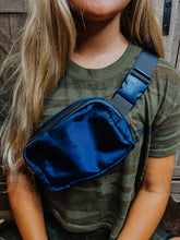 Load image into Gallery viewer, Waterproof Belt Bag