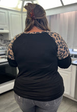 Load image into Gallery viewer, Black/Leopard Top