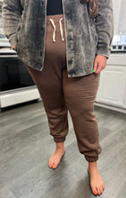 Load image into Gallery viewer, Curvy Chocolate Fleece lined Joggers