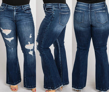 Load image into Gallery viewer, Midrise Dark wash Flares