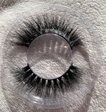 Load image into Gallery viewer, Luxury Mink Lashes