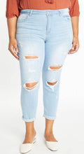 Load image into Gallery viewer, Curvy Light Wash Jean