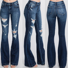 Load image into Gallery viewer, Midrise Dark wash Flares