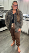 Load image into Gallery viewer, Curvy Chocolate Fleece lined Joggers