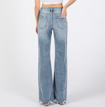 Load image into Gallery viewer, High Rise Wide Leg Frayed Hem Jeans
