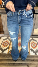 Load image into Gallery viewer, Midrise Medium wash Flares
