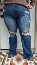 Load image into Gallery viewer, Curvy Straight Leg Jeans
