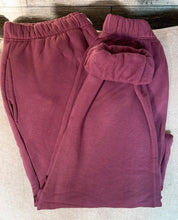 Load image into Gallery viewer, Curvy Eggplant Fleece lined Joggers
