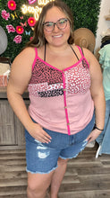 Load image into Gallery viewer, Curvy Fuchsia Leopard Tank
