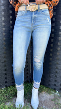 Load image into Gallery viewer, Kancan Cuffed Skinny Jeans
