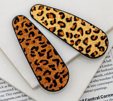 Load image into Gallery viewer, Leopard print hair clip
